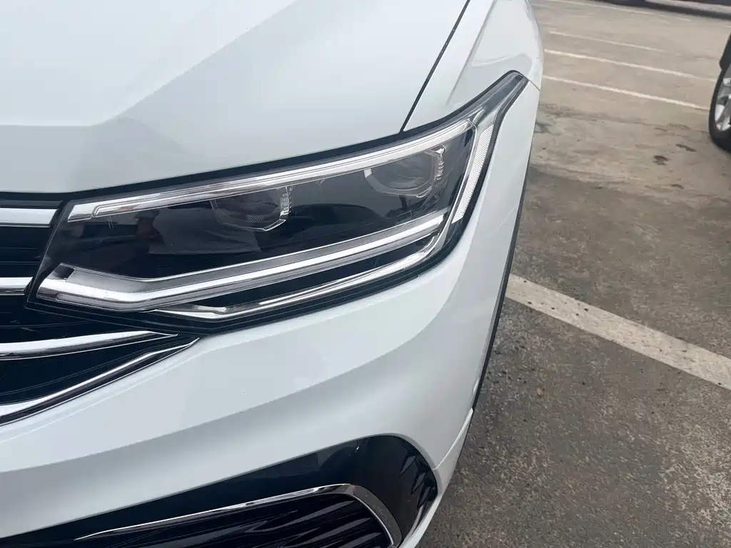 Volkswagen Tiguan L — миниатюра 7
