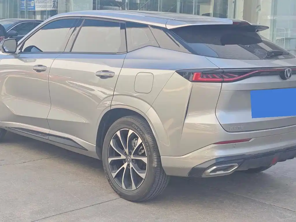 Changan UNI-Z New Energy — миниатюра 9