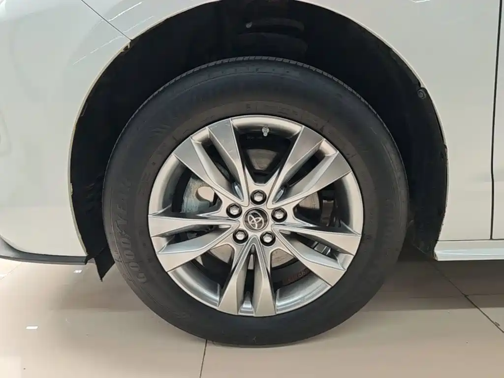 Toyota Sienna — миниатюра 23
