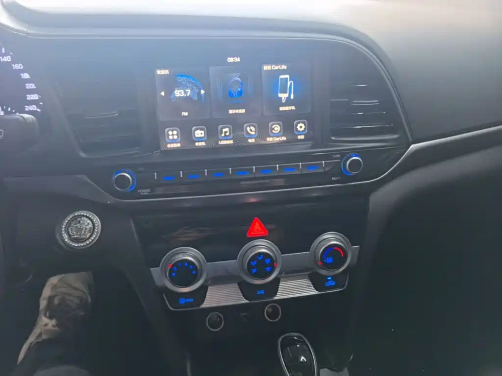 Hyundai Elantra — миниатюра 13