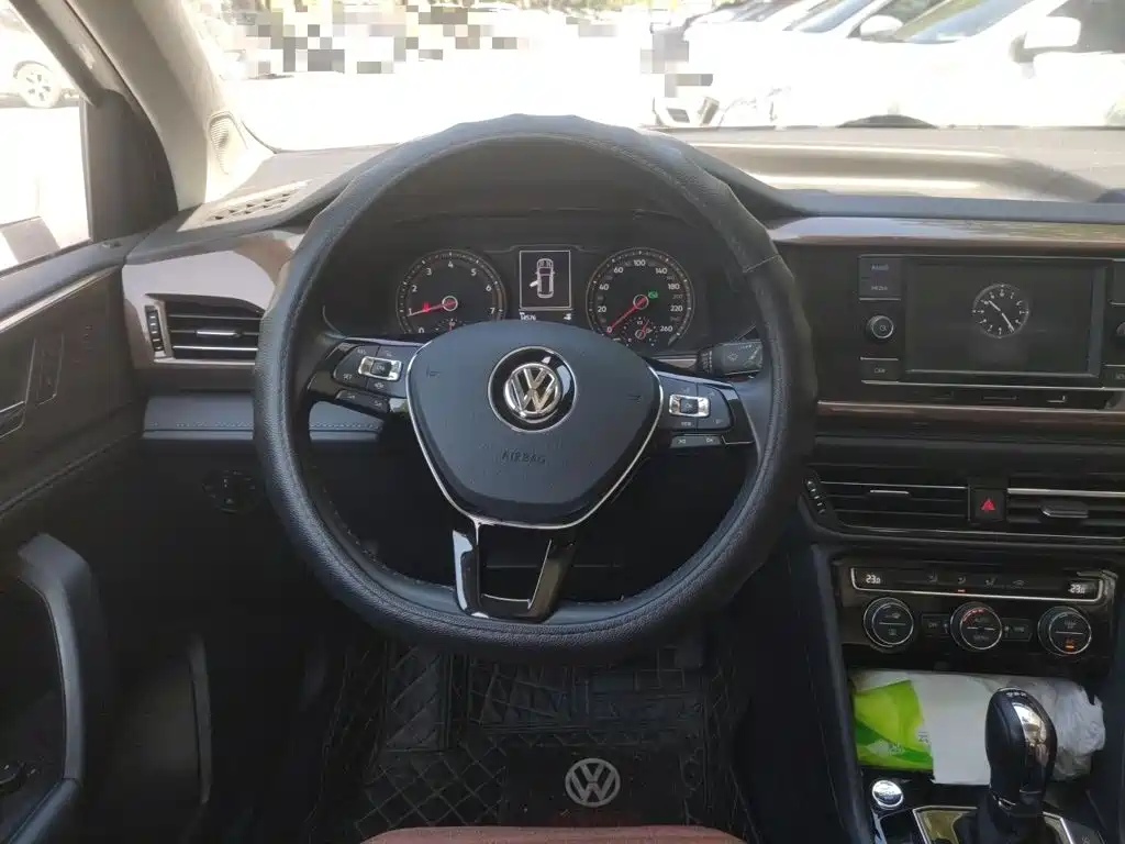 Volkswagen Tharu — миниатюра 3