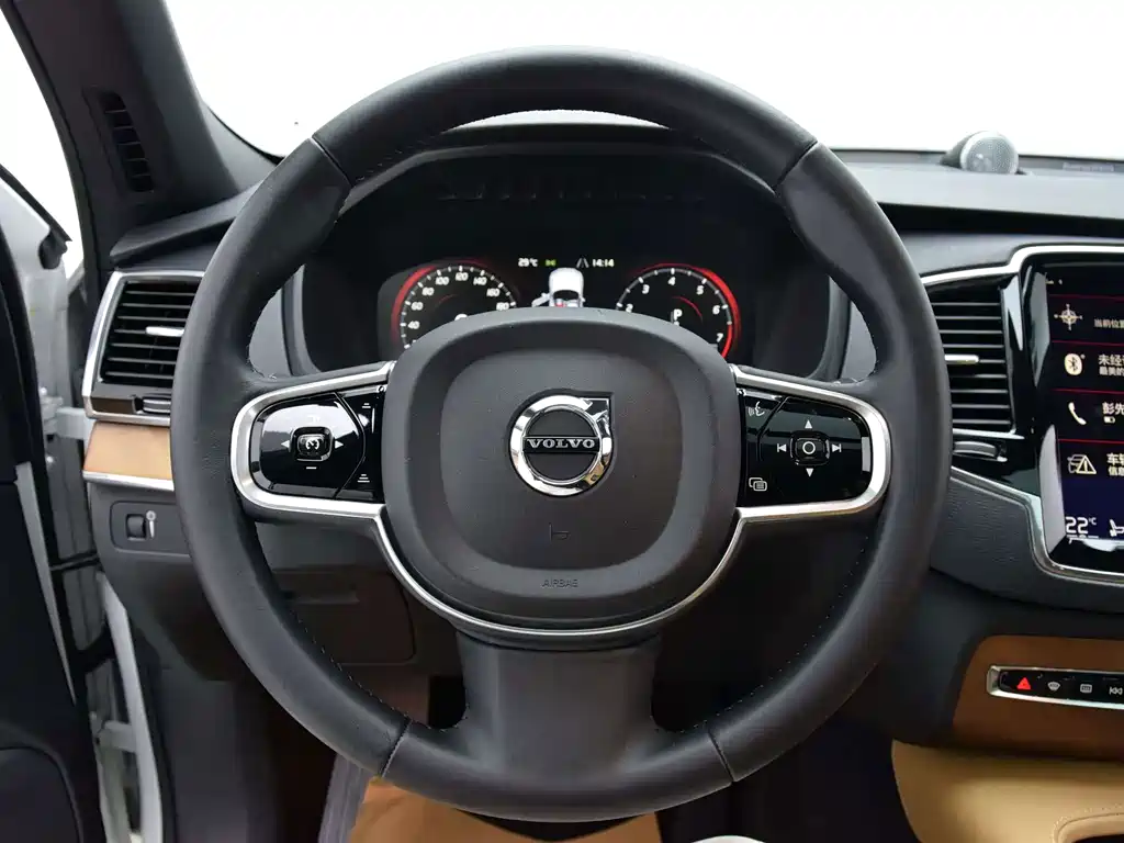 Volvo XC90 — миниатюра 10