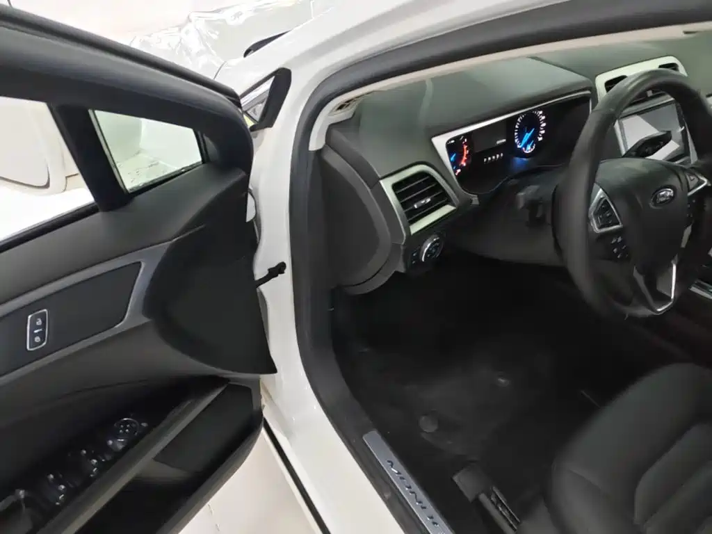 Ford Mondeo — миниатюра 16