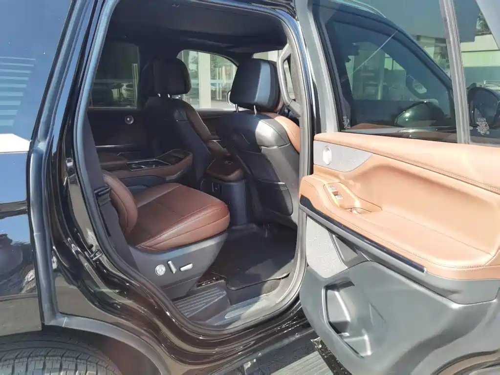 Lincoln Navigator — миниатюра 10