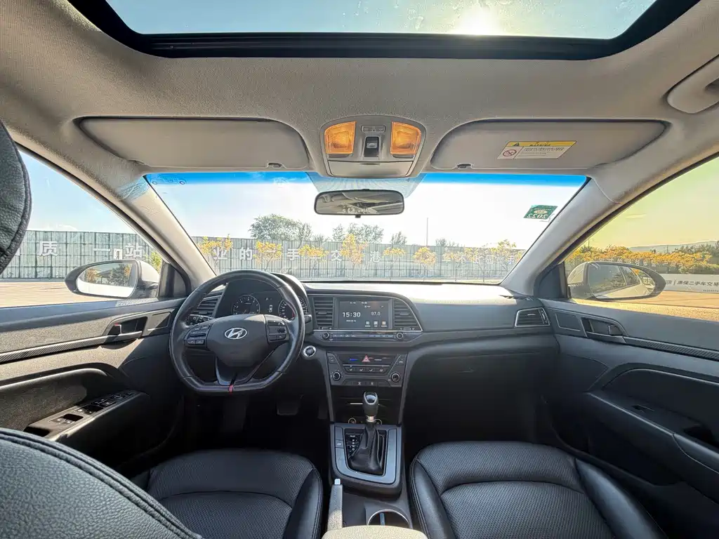 Hyundai Elantra — миниатюра 16