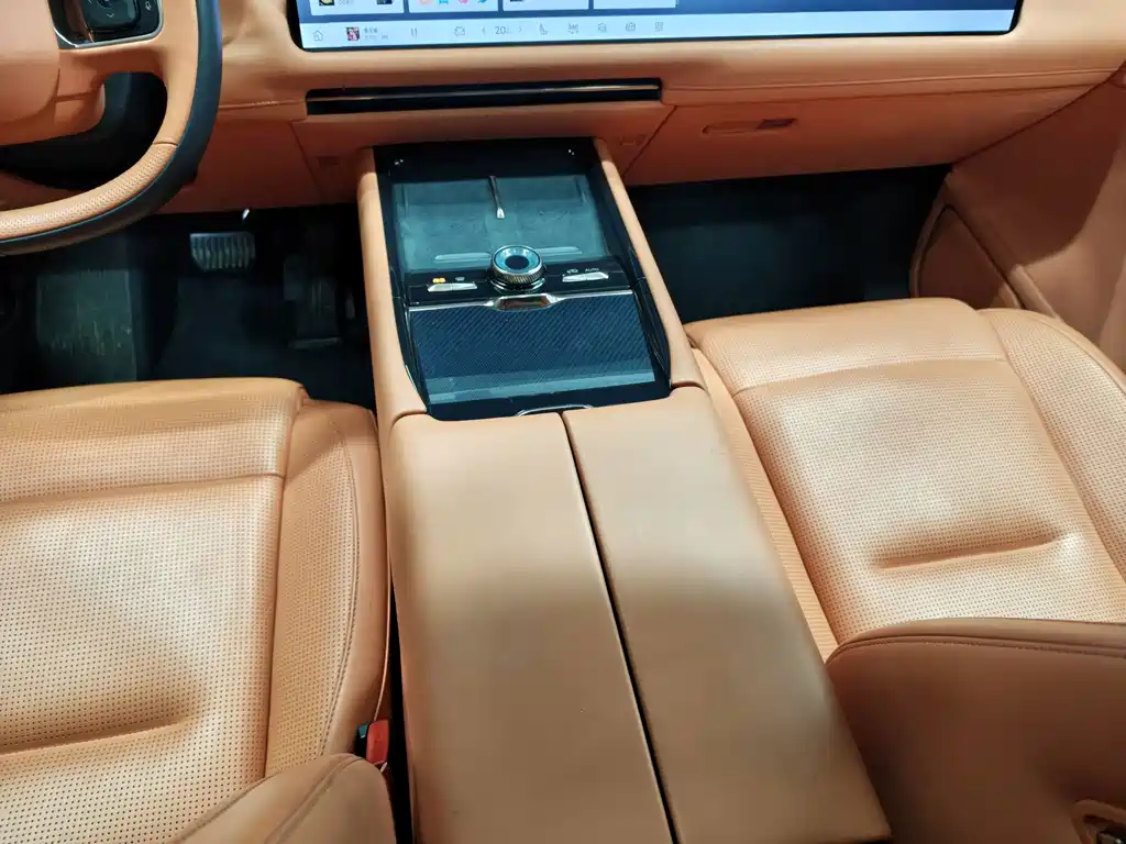 Lynk & Co 900 — миниатюра 10