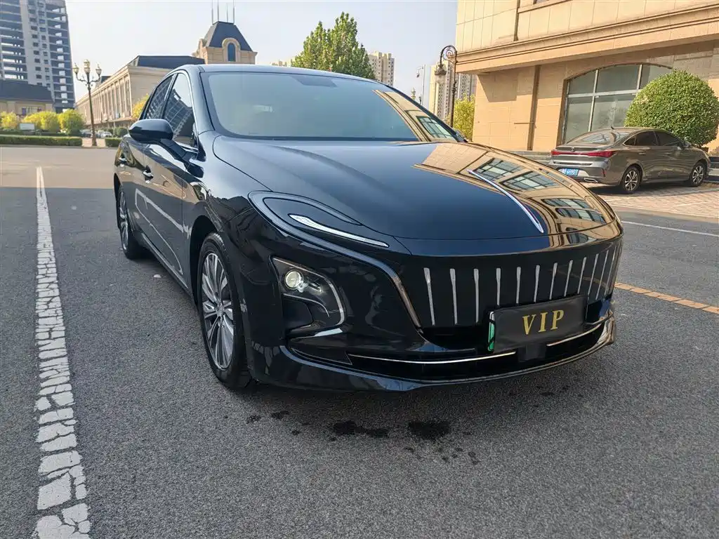 Hongqi Hongqi E-QM5 — миниатюра 6