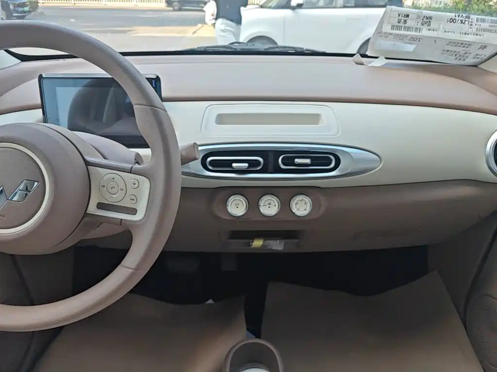Wuling MINIEV — миниатюра 13