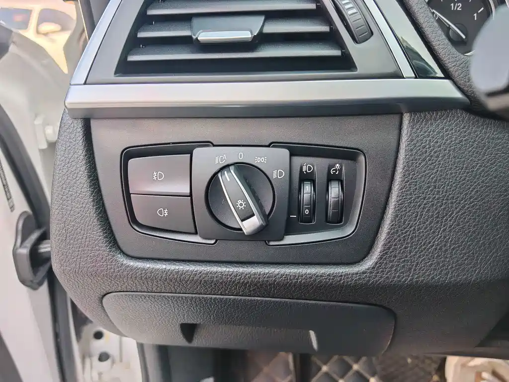 BMW 3 Series — миниатюра 24