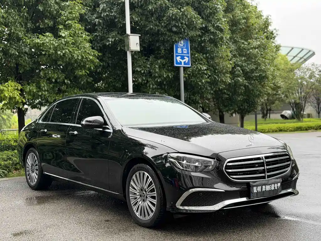Mercedes-Benz E-Class — миниатюра 3