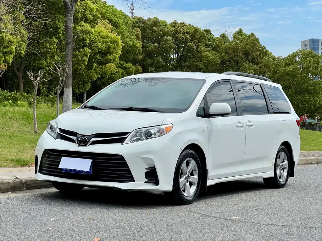 Toyota Sienna 2019