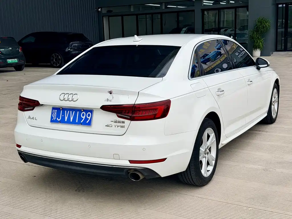 Audi A4L — миниатюра 4