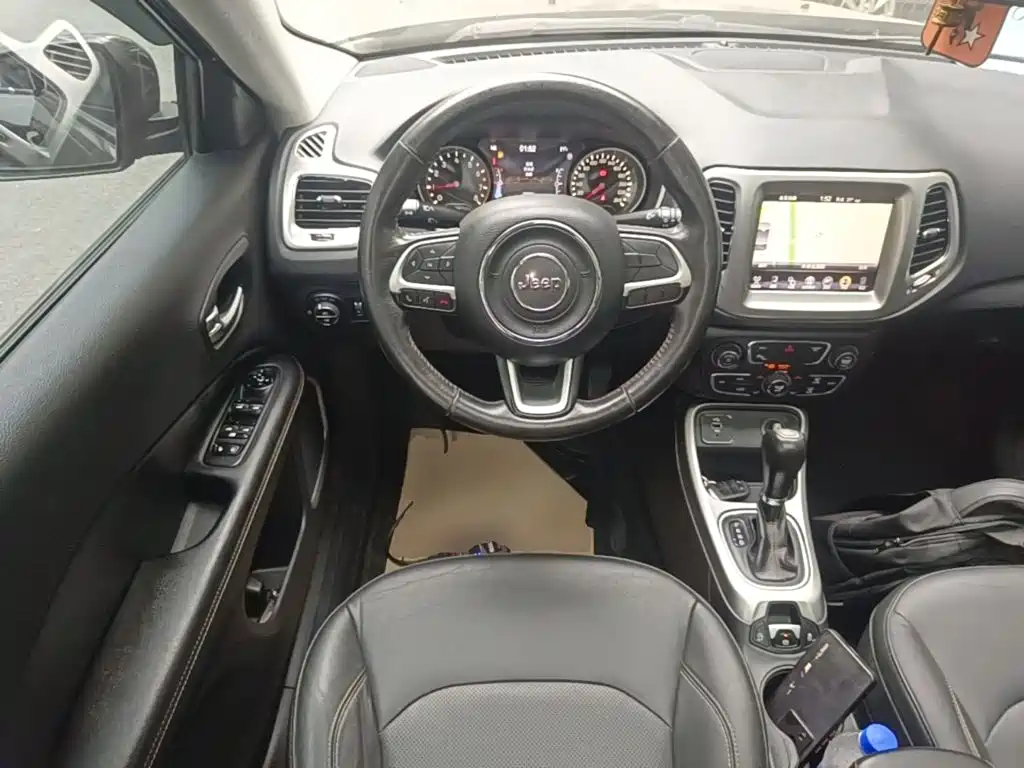 Jeep Compass — миниатюра 11