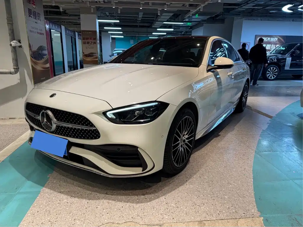 Mercedes-Benz C-Class 2024