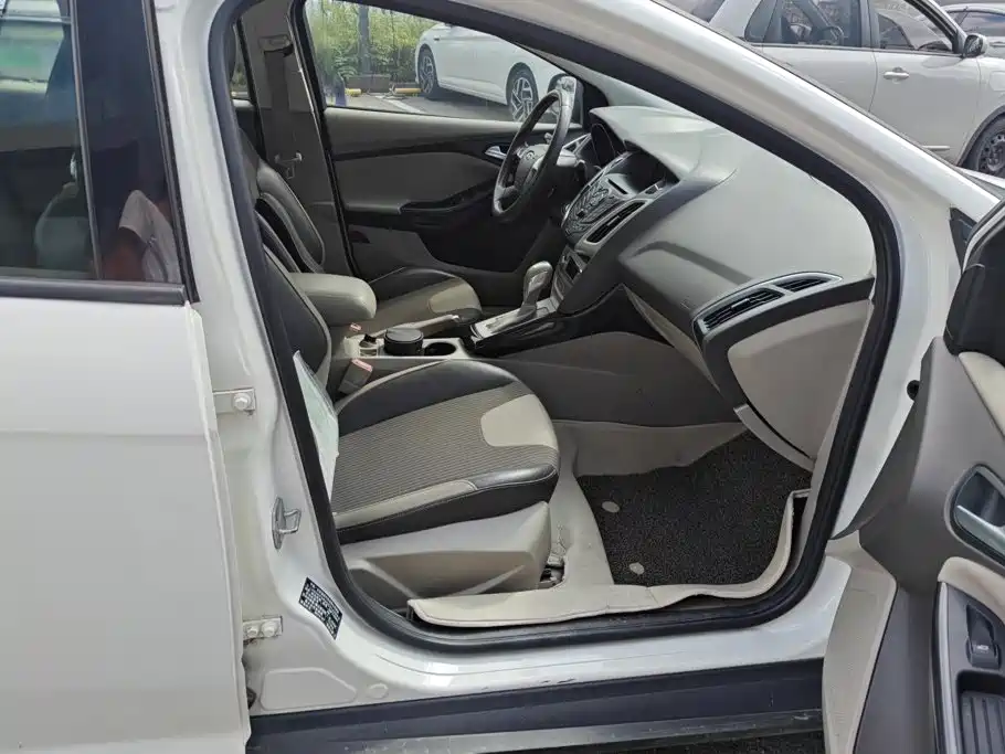 Ford Focus — миниатюра 8