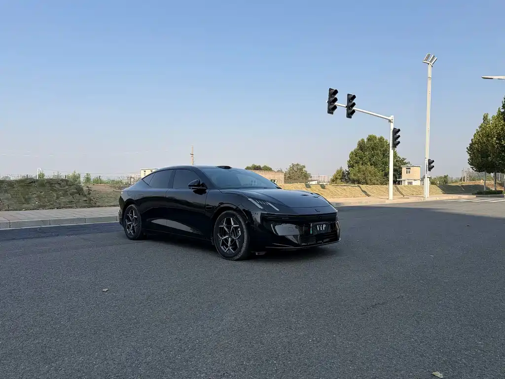 Lynk & Co 10 — миниатюра 3