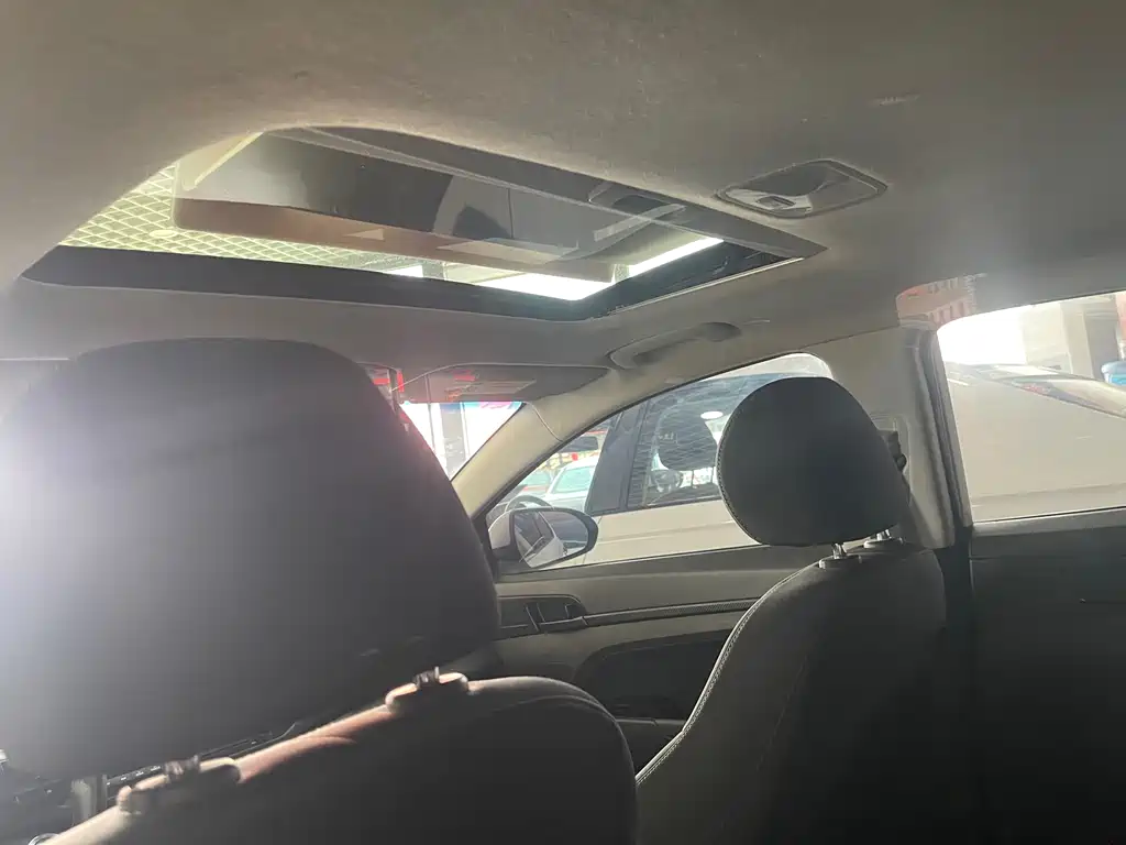 Hyundai Elantra — миниатюра 5