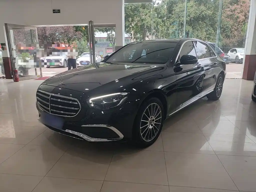 Mercedes-Benz E-Class — миниатюра 2