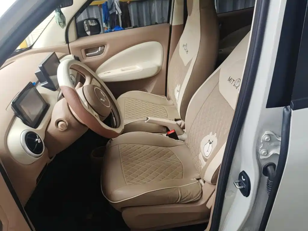 Wuling MINIEV — миниатюра 15