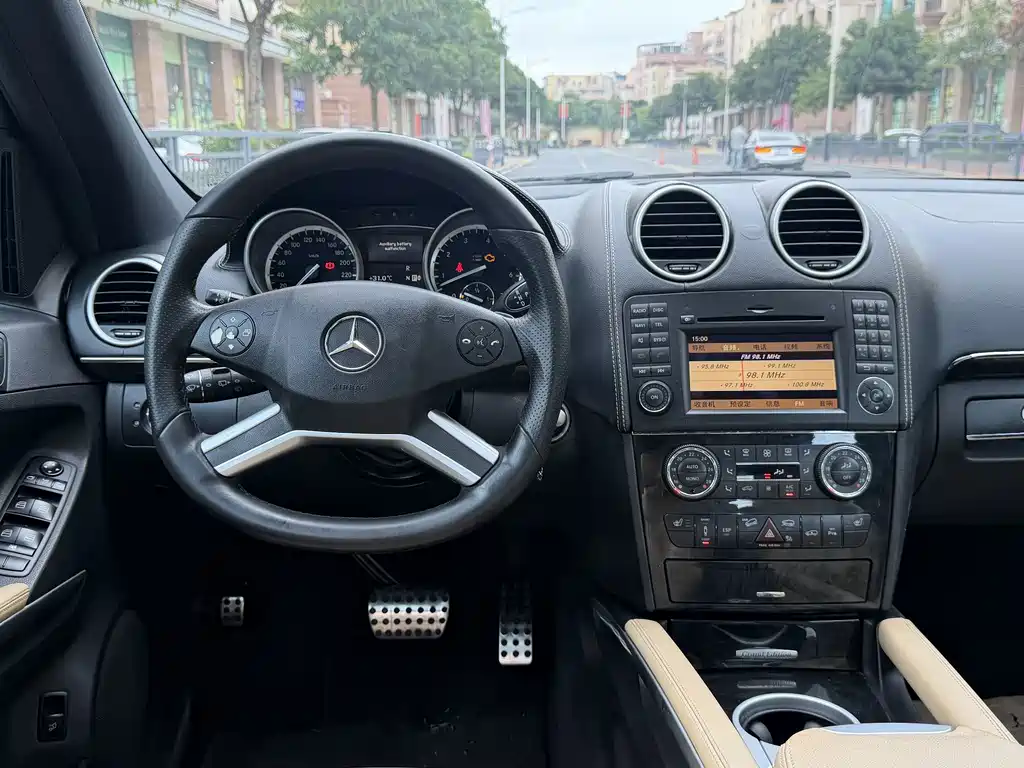 Mercedes-Benz M-Class — миниатюра 14