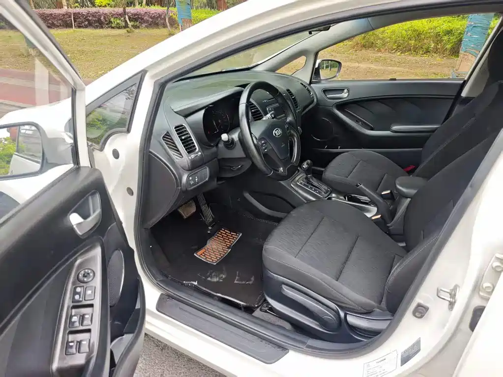 Kia K3 2013 1.6L AT GLS