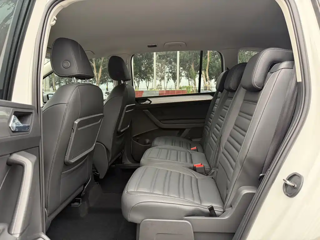 Volkswagen Touran — миниатюра 12
