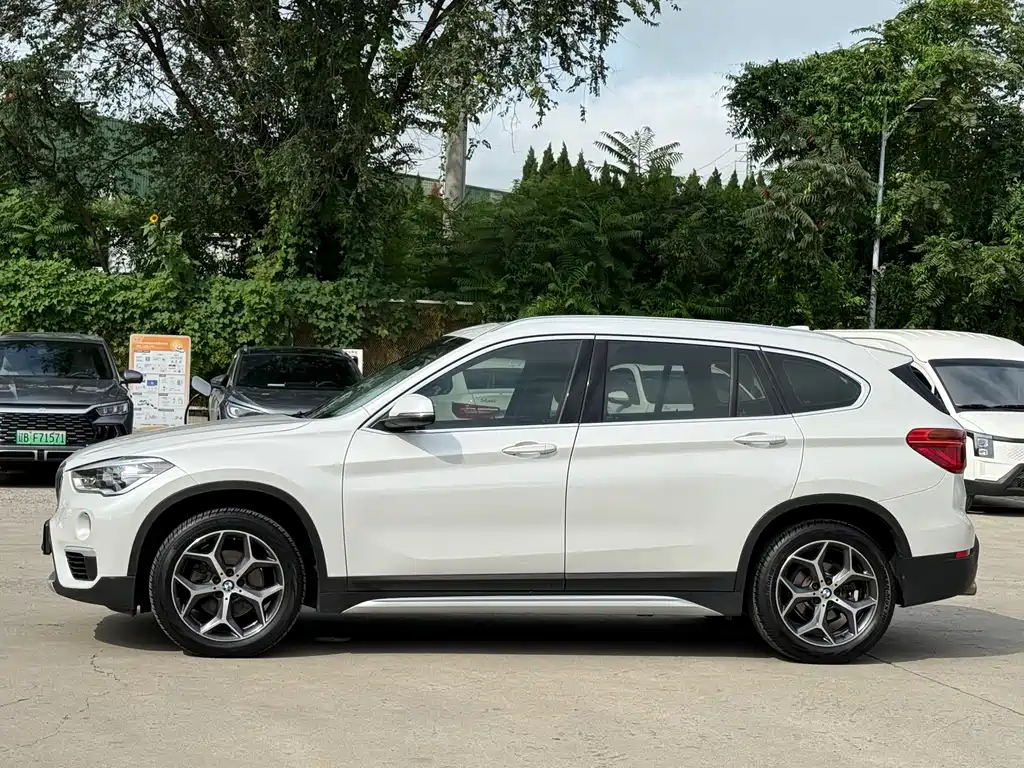 BMW  X1
