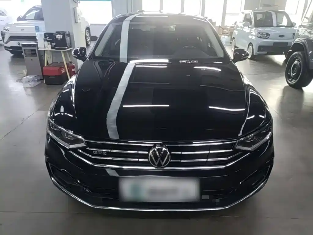 Volkswagen Magotan PHEV — миниатюра 3