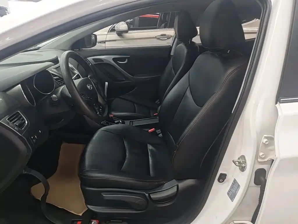 Hyundai Elantra Langdong — миниатюра 15