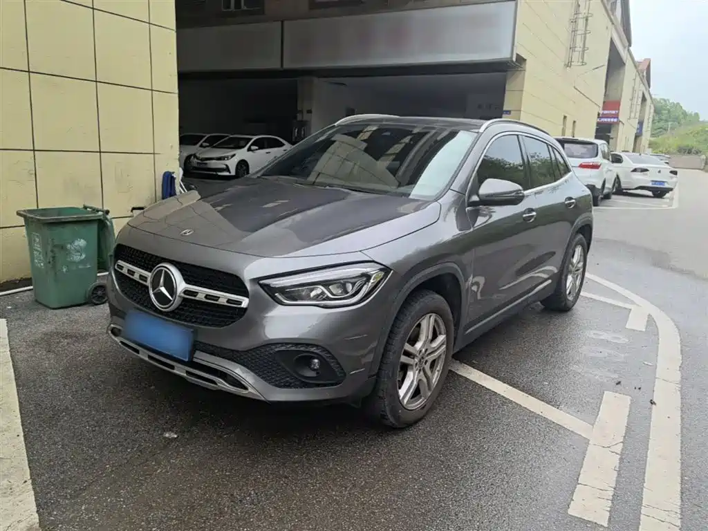 Mercedes-Benz GLA 2023