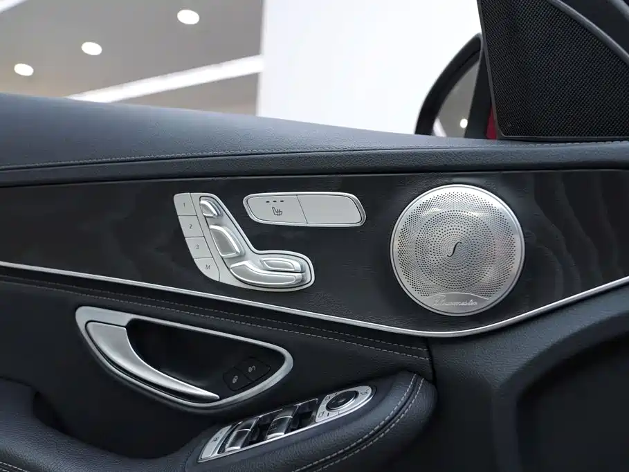 Mercedes-Benz C-Class — миниатюра 6