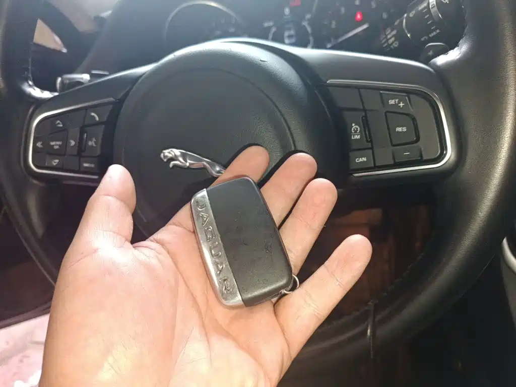 Jaguar XFL — миниатюра 12