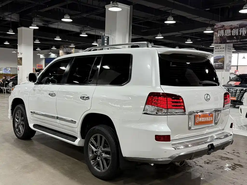 Lexus LX — миниатюра 7