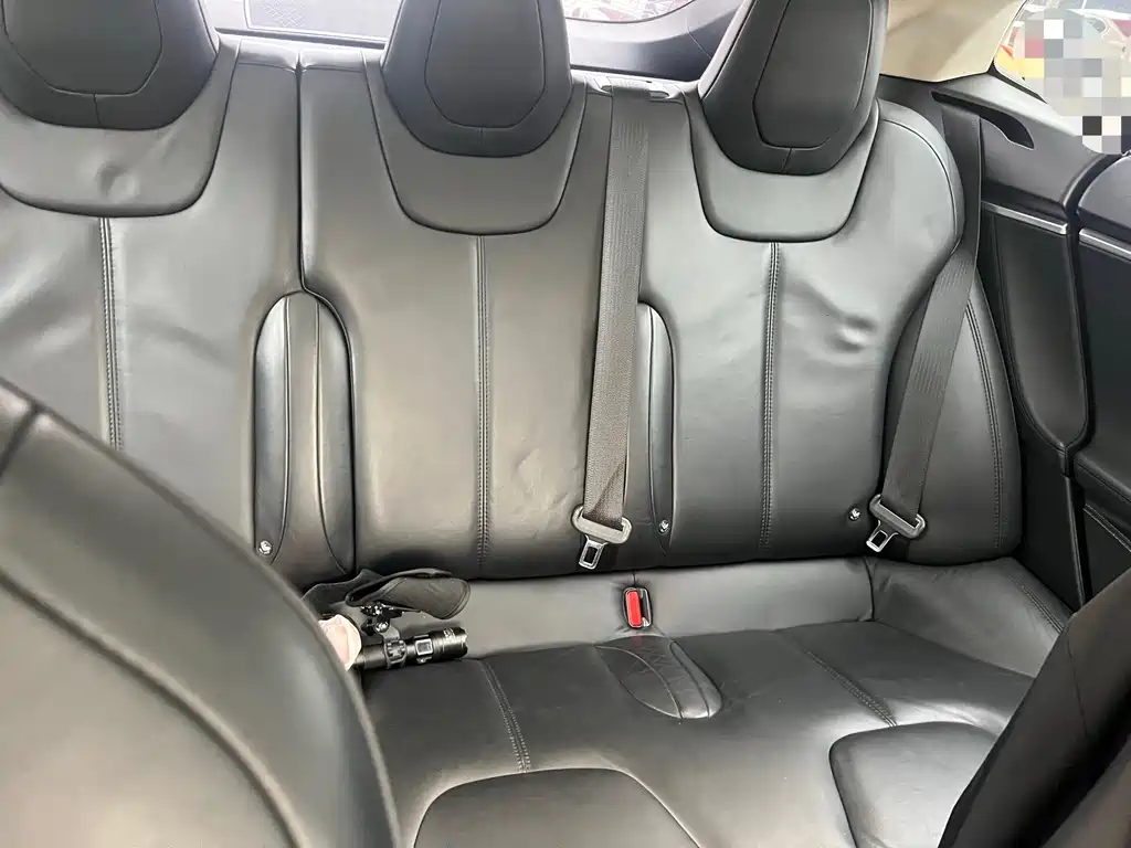 Tesla Model S — миниатюра 5