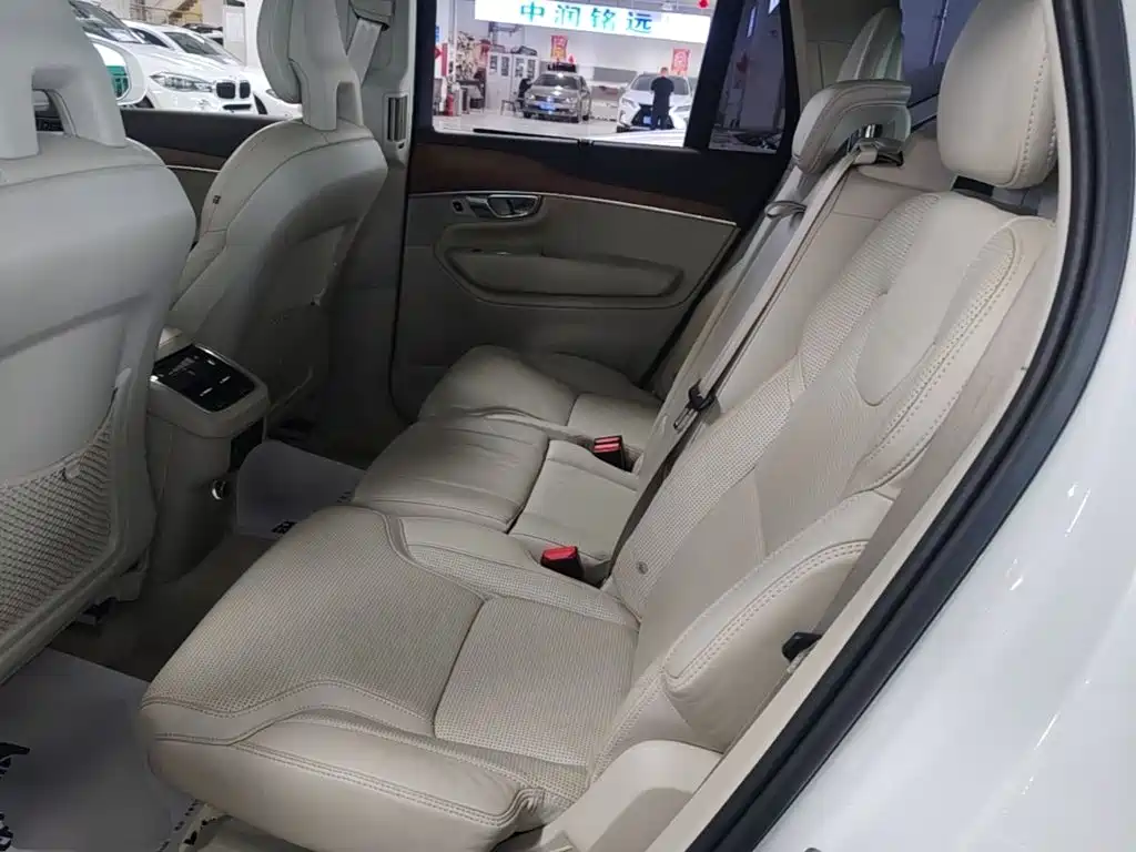 Volvo XC90 — миниатюра 17