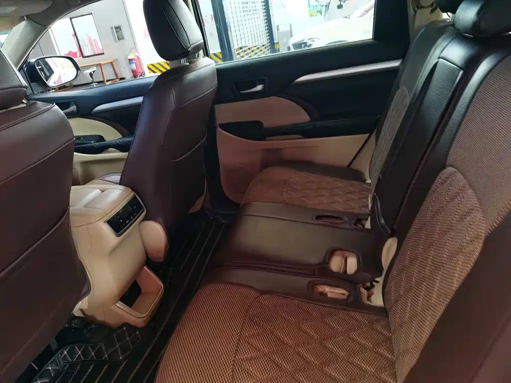 Toyota Highlander — миниатюра 6