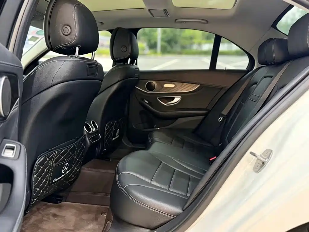 Mercedes-Benz C-Class — миниатюра 10
