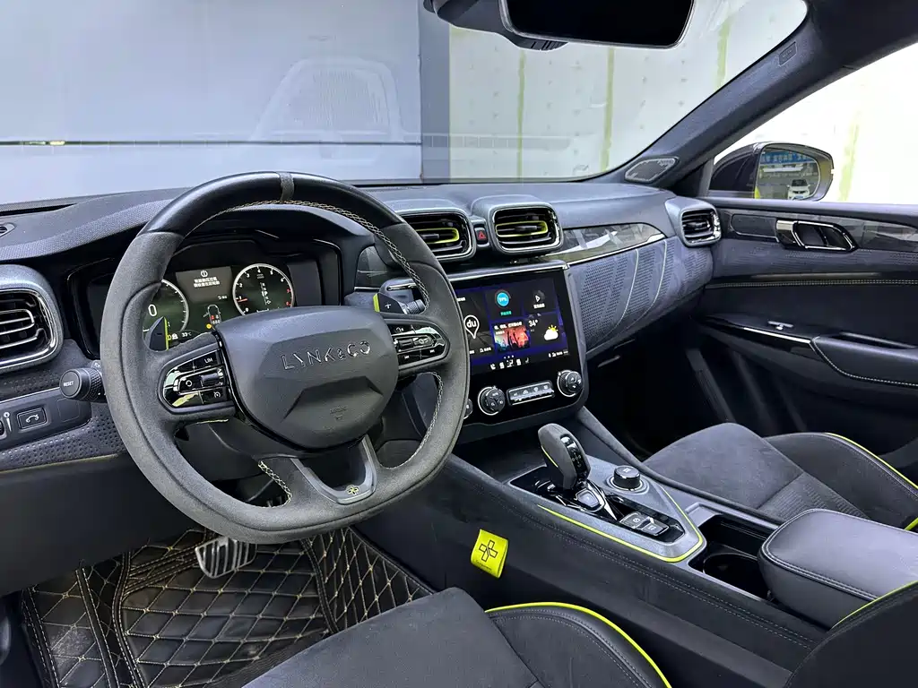 Lynk & Co 03 — миниатюра 10