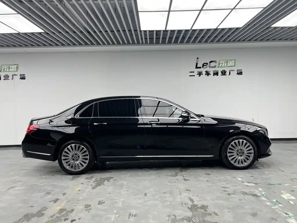 Mercedes-Benz E-Class — миниатюра 7