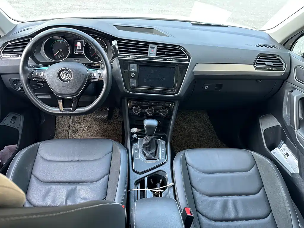 Volkswagen Tiguan L PHEV — миниатюра 6