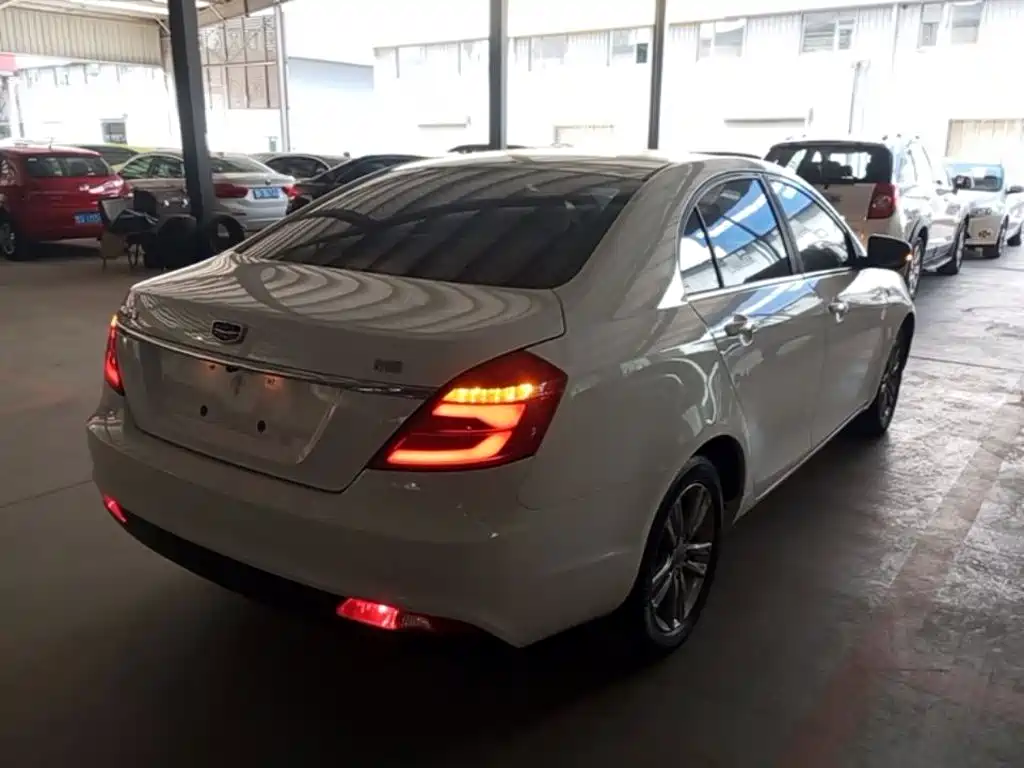 Geely Emgrand — миниатюра 7