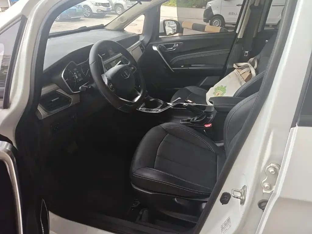 Geely Vision X3 — миниатюра 15