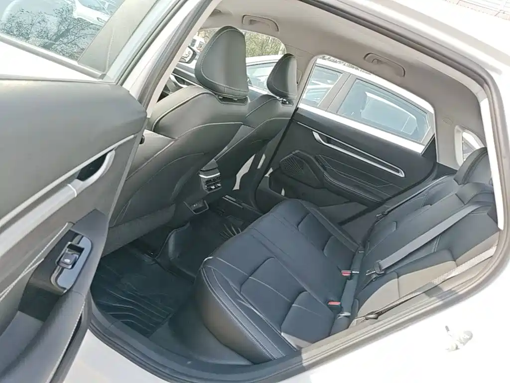 Geely Emgrand — миниатюра 17
