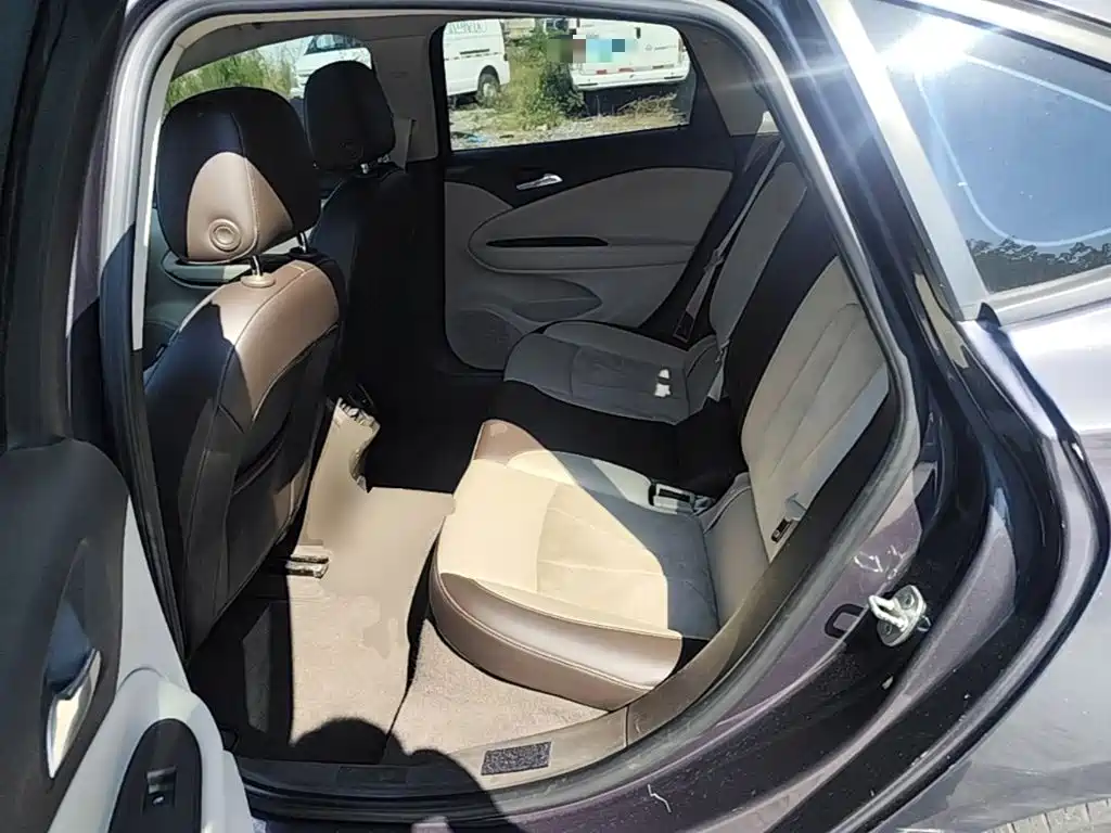 Buick Verano — миниатюра 17