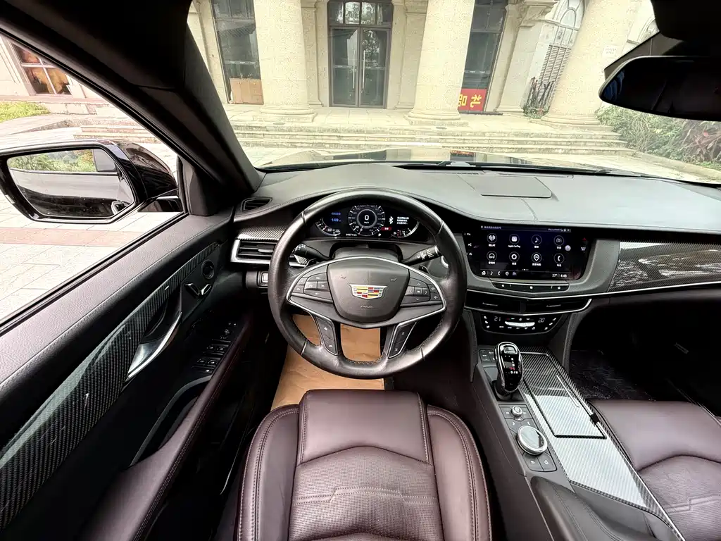 CADILLAC CT6