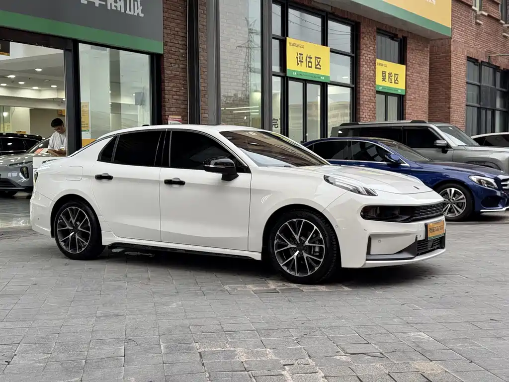 Lynk & Co 03 — миниатюра 3