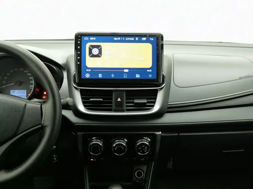 Toyota Yaris L — миниатюра 12