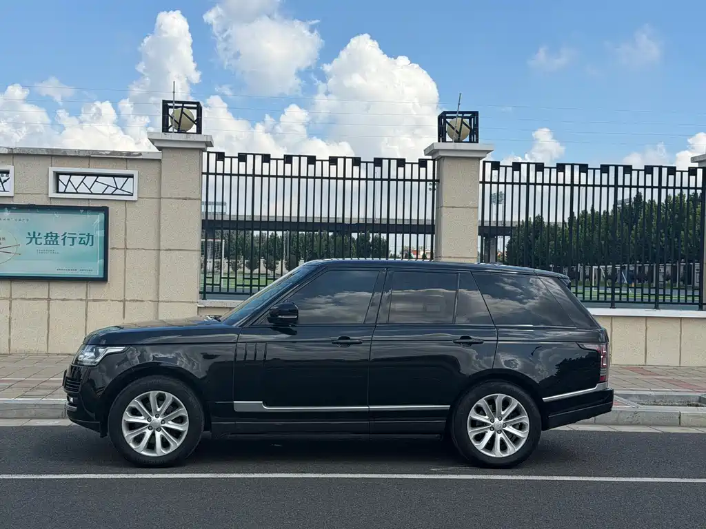 Land Rover Range Rover — миниатюра 3