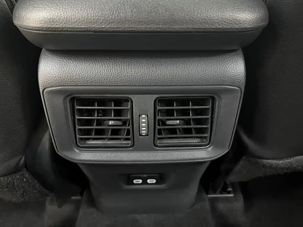 Toyota RAV4 Prime — миниатюра 19