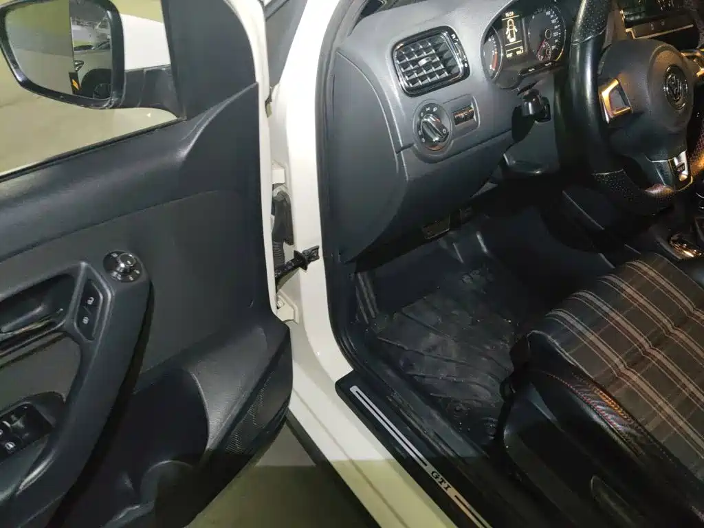 Volkswagen Polo — миниатюра 14